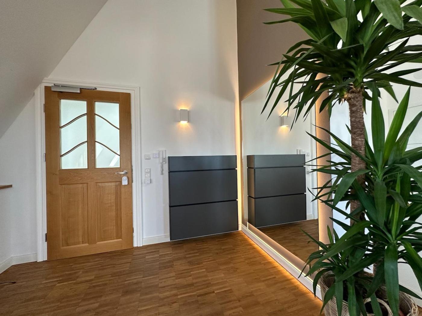 Ferienwohnung Truly - Viel Platz Fuer Business & Familie - Modern, Garage, Fahrstuhl Augsburg Exterior foto
