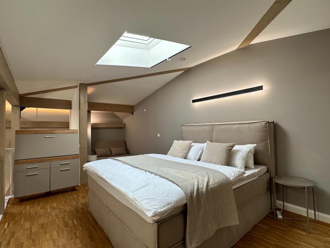 Ferienwohnung Truly - Viel Platz Fuer Business & Familie - Modern, Garage, Fahrstuhl Augsburg Exterior foto